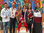 Artesana dona muñeca patrimonial a Secretaría de Cultura