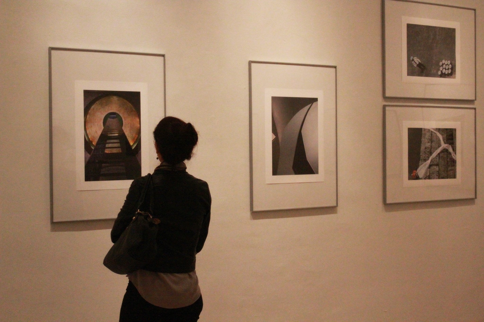 Exposición fotográfica colectiva  <em>Del asfalto a la playa </em>