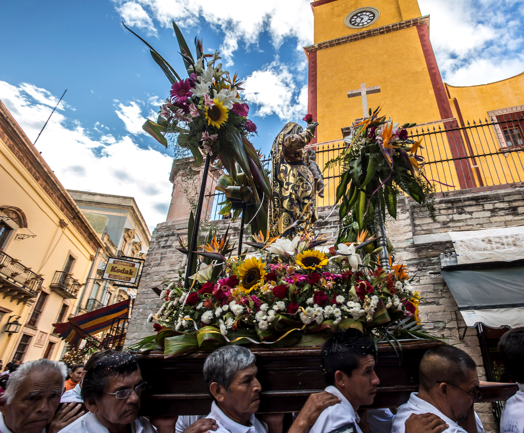 Exposición fotográfica de gran formato <em>Testigos de nuestras tradiciones</em>