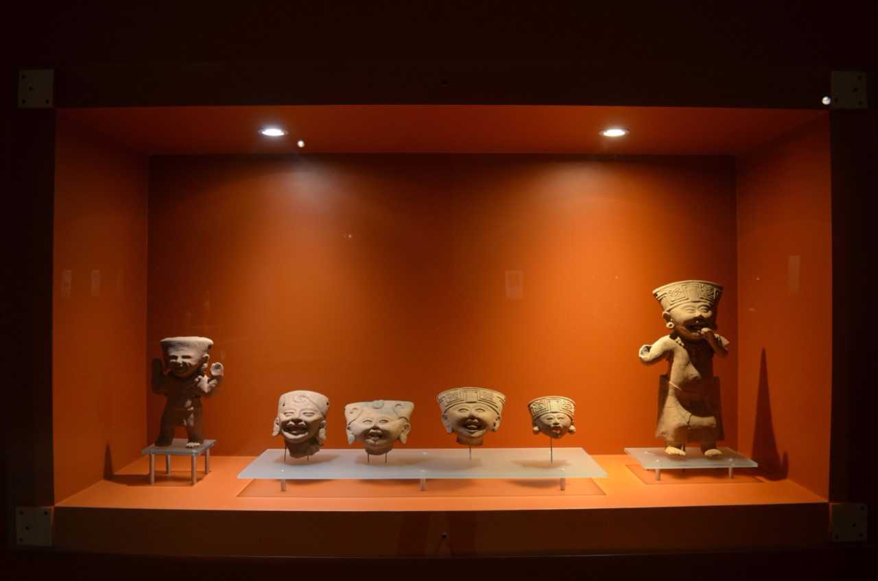 colección <em>Magia de la Sonrisa en el Golfo de México<em/>