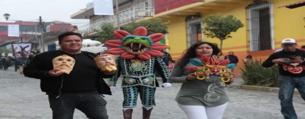 Ricardo Molina, artesano escultor creador de máscaras de carnaval, orgullo tlaxcalteca